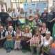 Personen, die die Kunstwerke hergestellt haben